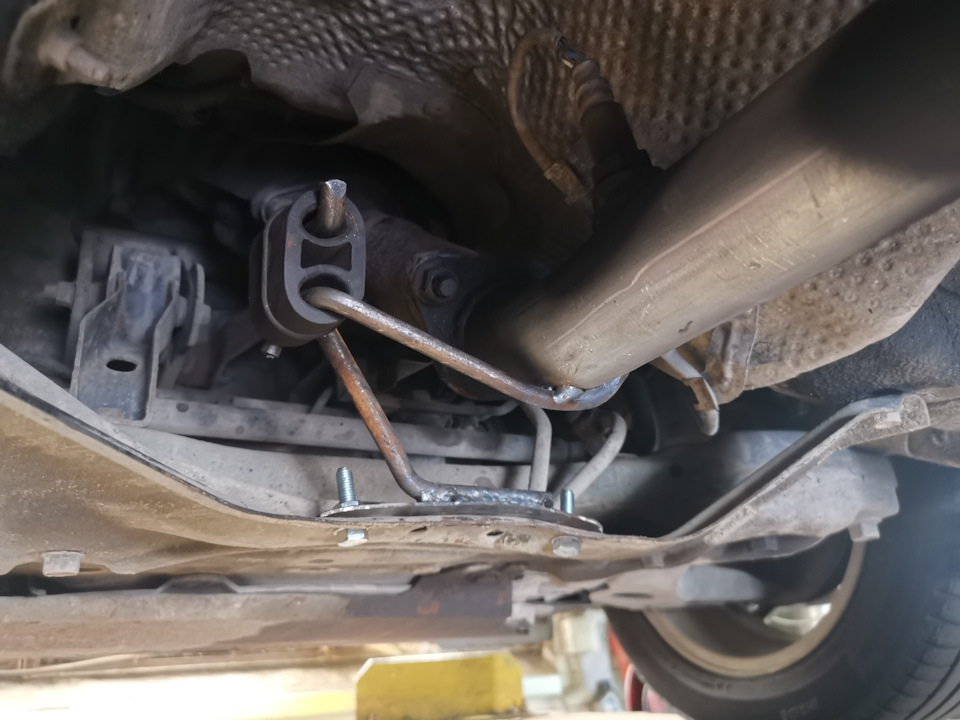 Новая выхлопная магистраль — Mitsubishi Lancer X, 2 л, 2007 года ...