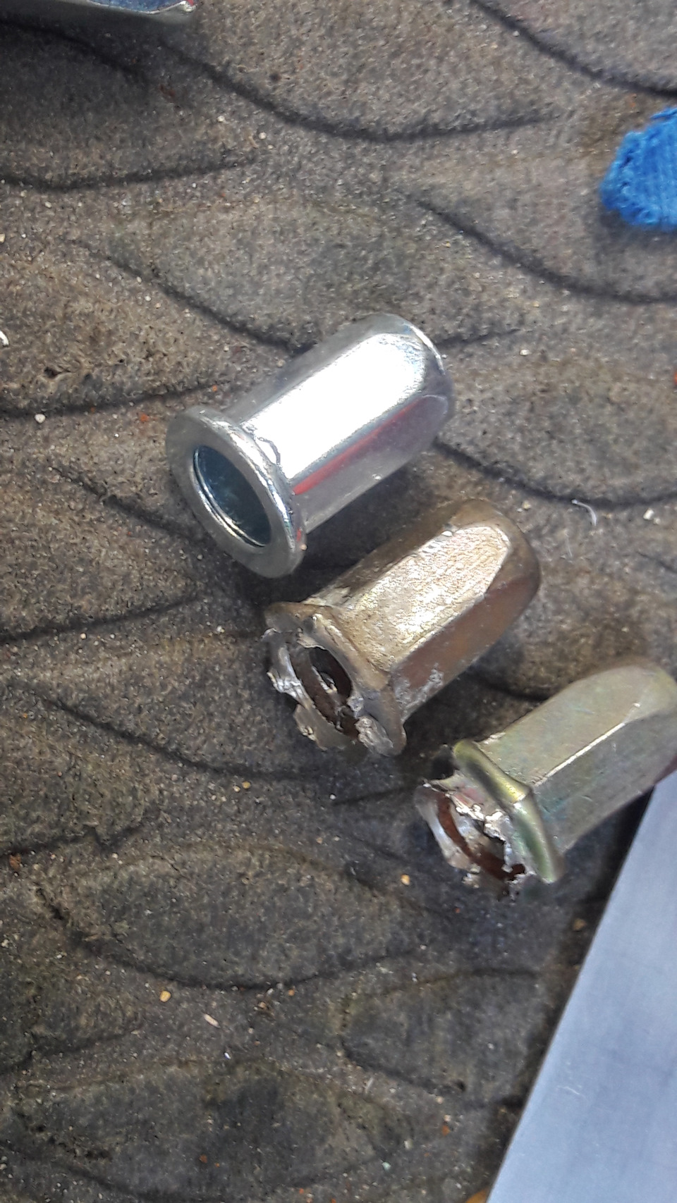 Разборка крышки багажника. Подготовка к покраске. — Audi A6 (C5), 3 л ...