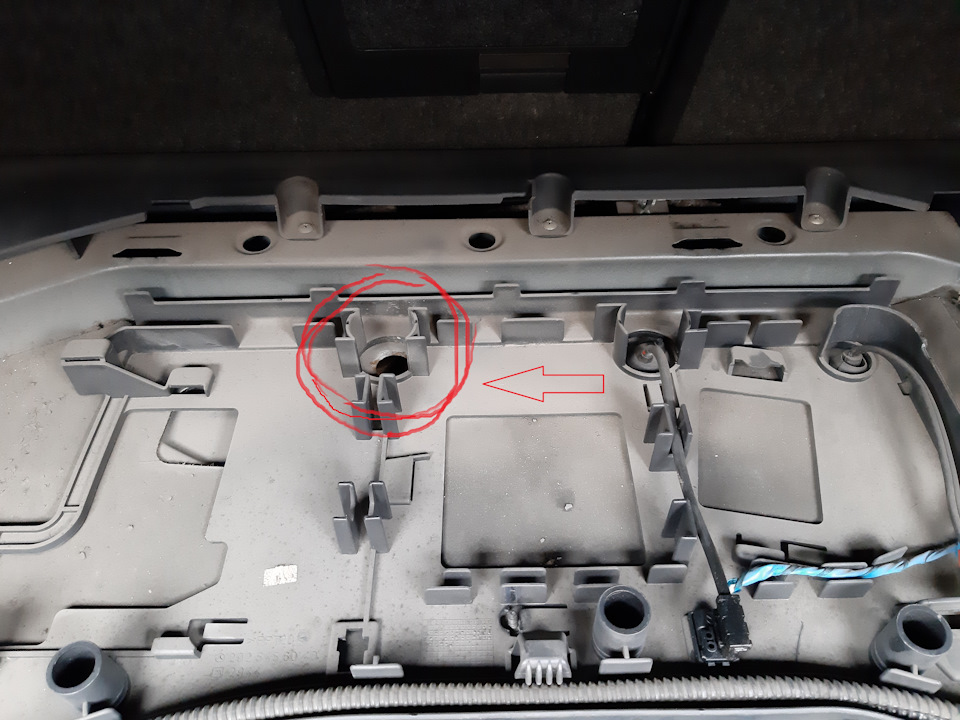 Вопрос о заглушке в багажнике — Mercedes-Benz C-class (W202), 2,2 л ...