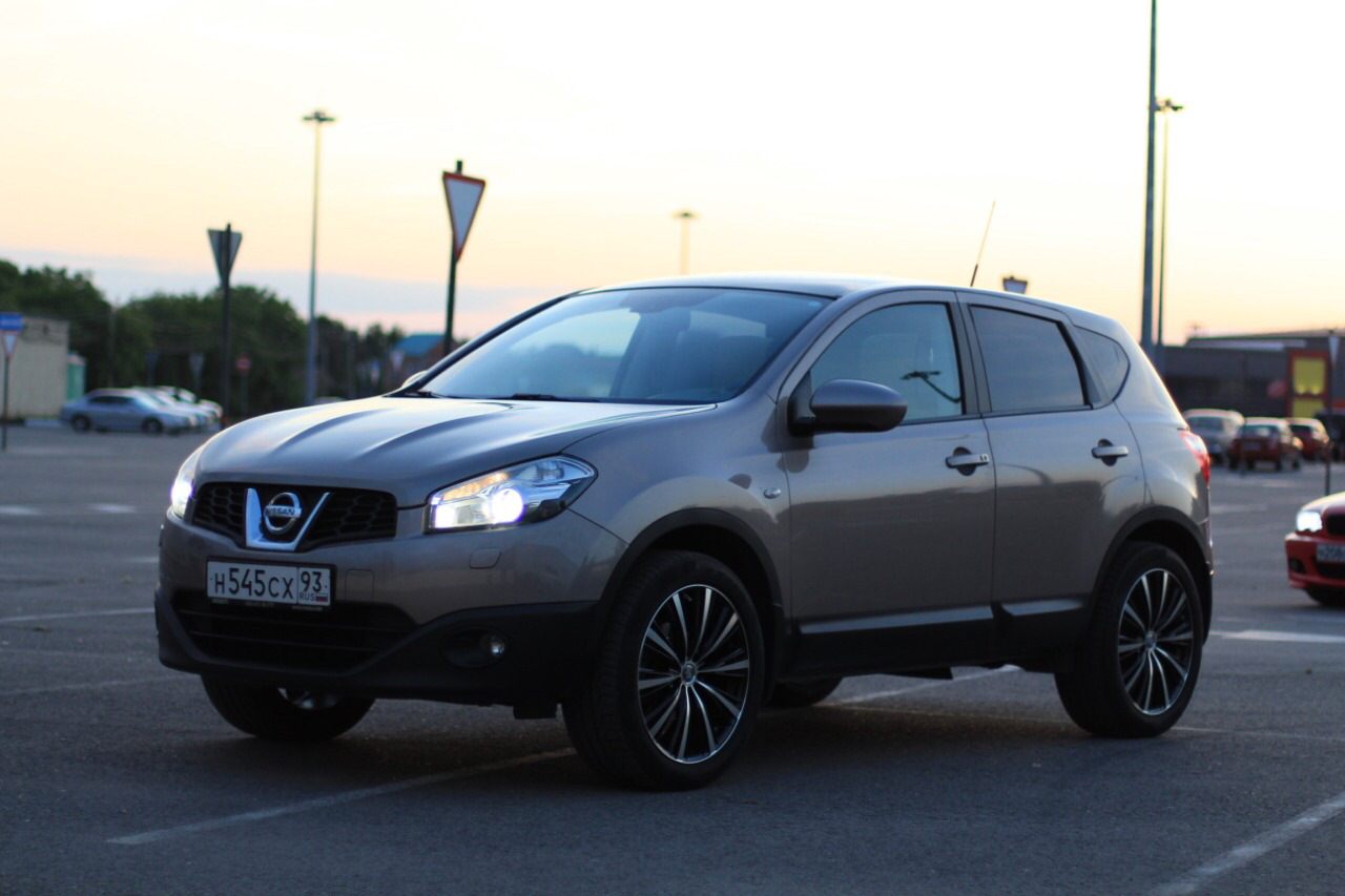 Nissan qashqai j10. Nissan Qashqai j10 2011. Ниссан Кашкай j10 2011. Ниссан Кашкай j10 2.0. Ниссан Кашкай j10 серый.