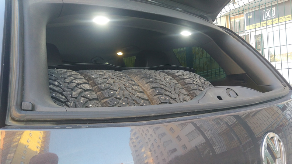 Апгрейд подсветки багажника — Volkswagen Touareg (1G), 3 л, 2008 года ...