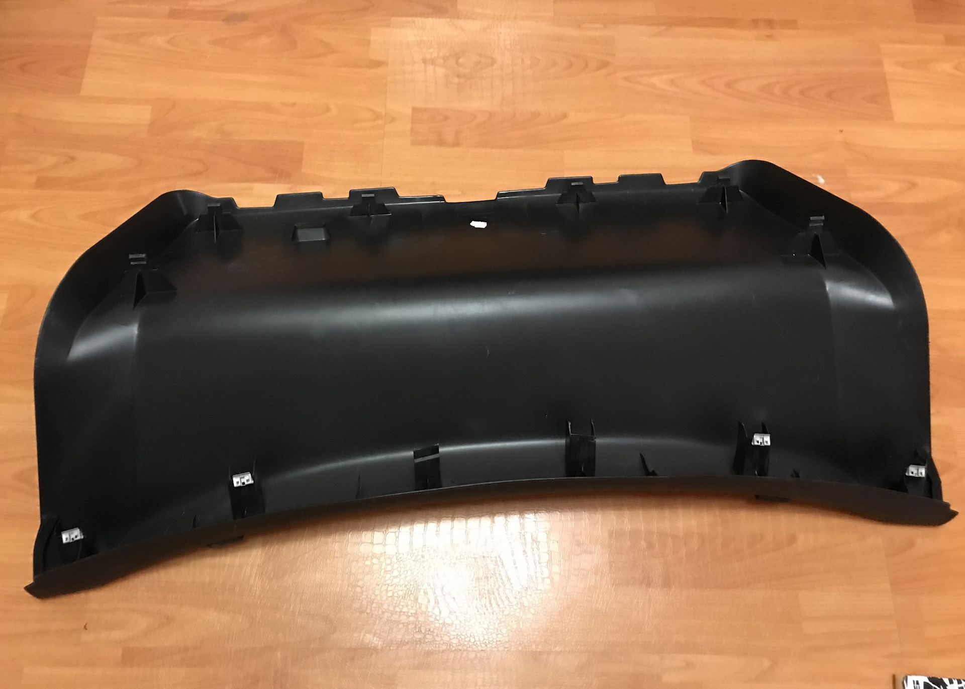 Обшивка багажника шкода. Обшивка багажника шкода. Клипсы обивки багажника octavia a5. Обшивка панели багажника skoda octavia tour. Обшивка багажника шкода.