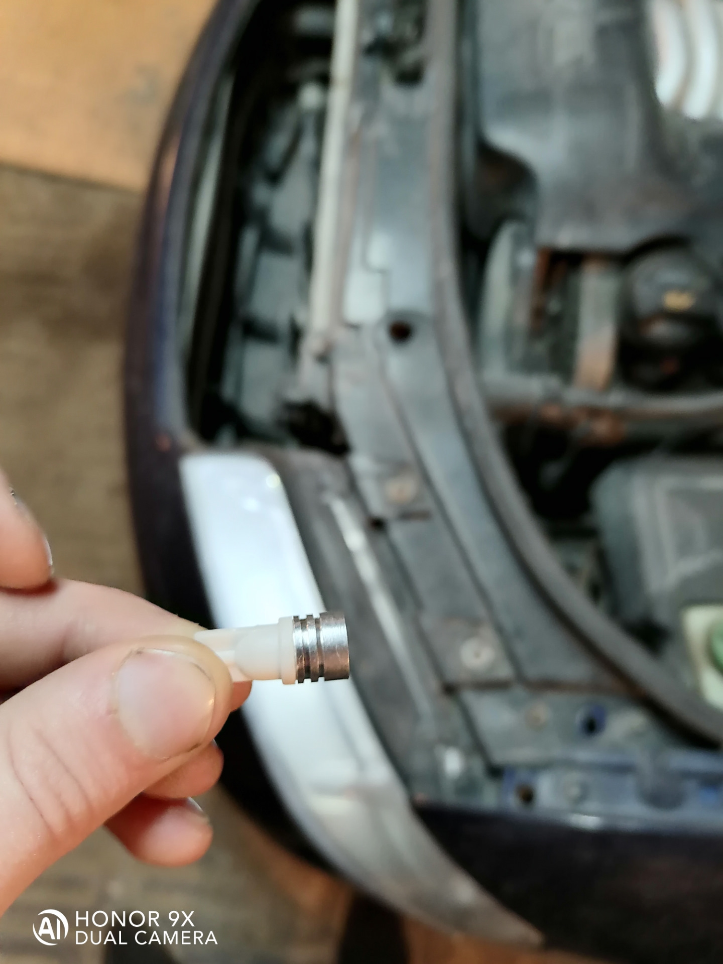 Замена габаритных ламп на диодные — Audi A6 (C5), 2,4 л, 1999 года ...