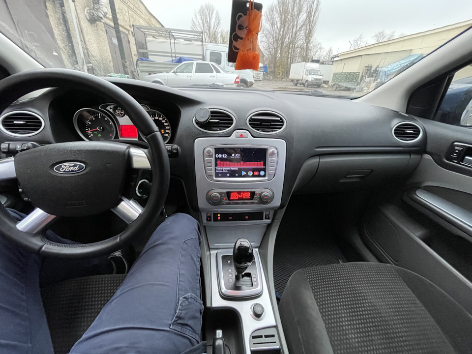 Комплектация trend ford focus 3. Форд фокус седан на механике. Форд фокус седан на механике. Ford focus 3 titanium комплектация. Ford focus 3 салон.