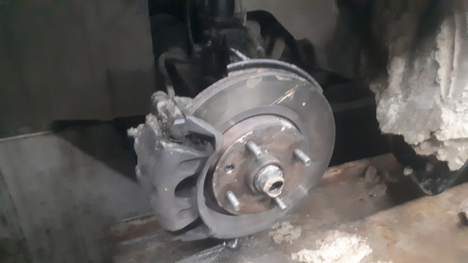 Ошибка ABS или КАК снять прикипевший датчик ABS не повредив ступичный ...