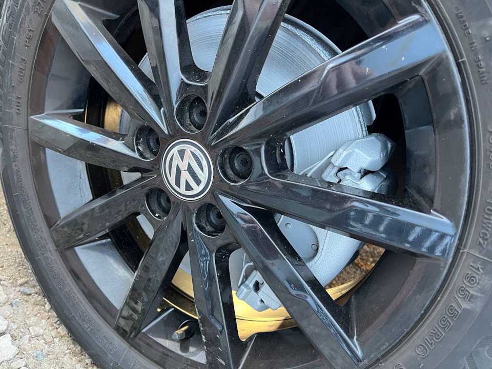 Обслуживание тормозов — Volkswagen Polo Sedan, 1,6 л, 2017 года ...