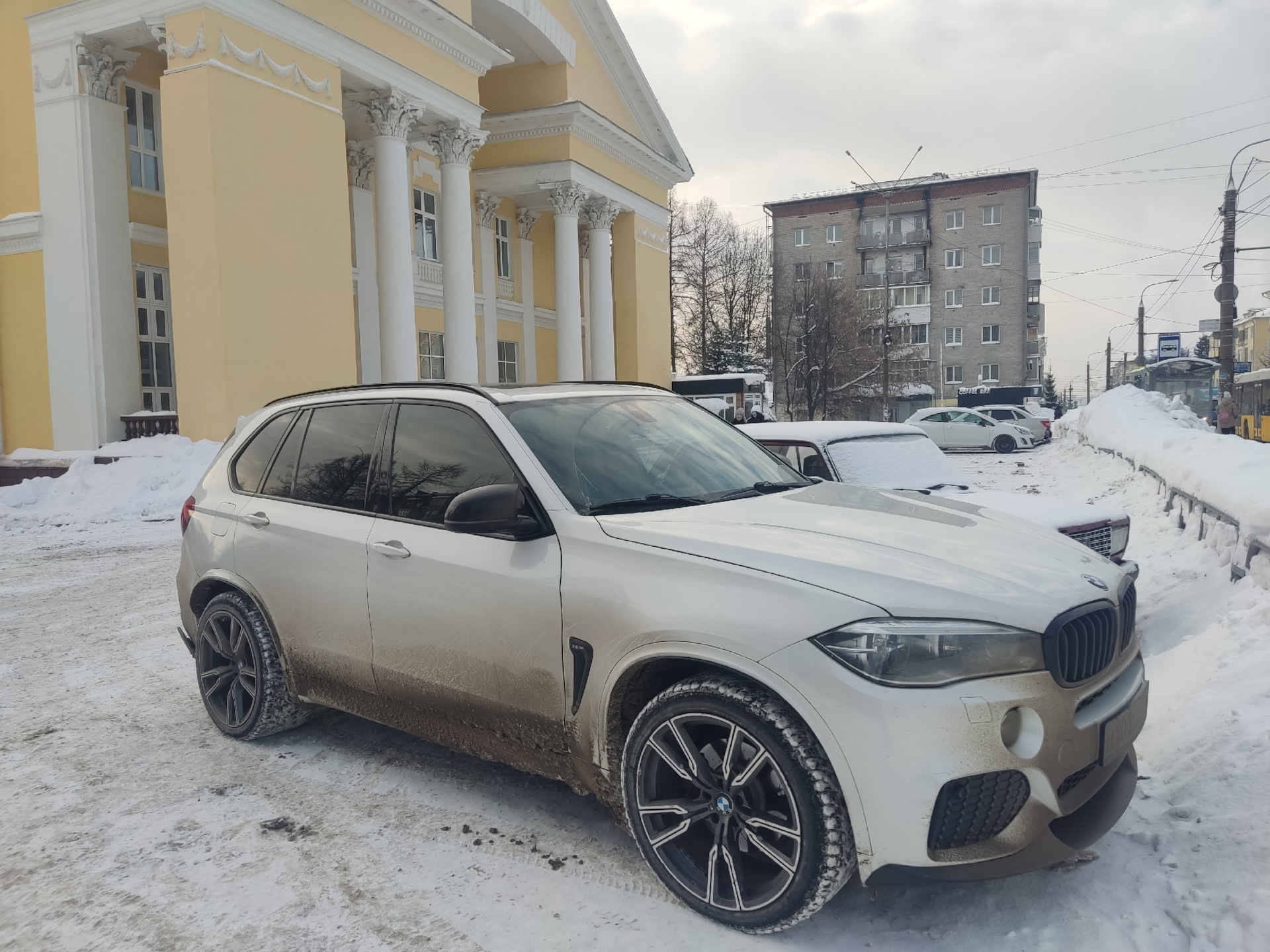 Как мы в Москву ездили мотор чинить — BMW X5 (F15), 3 л, 2014 года | визит  на сервис | DRIVE2