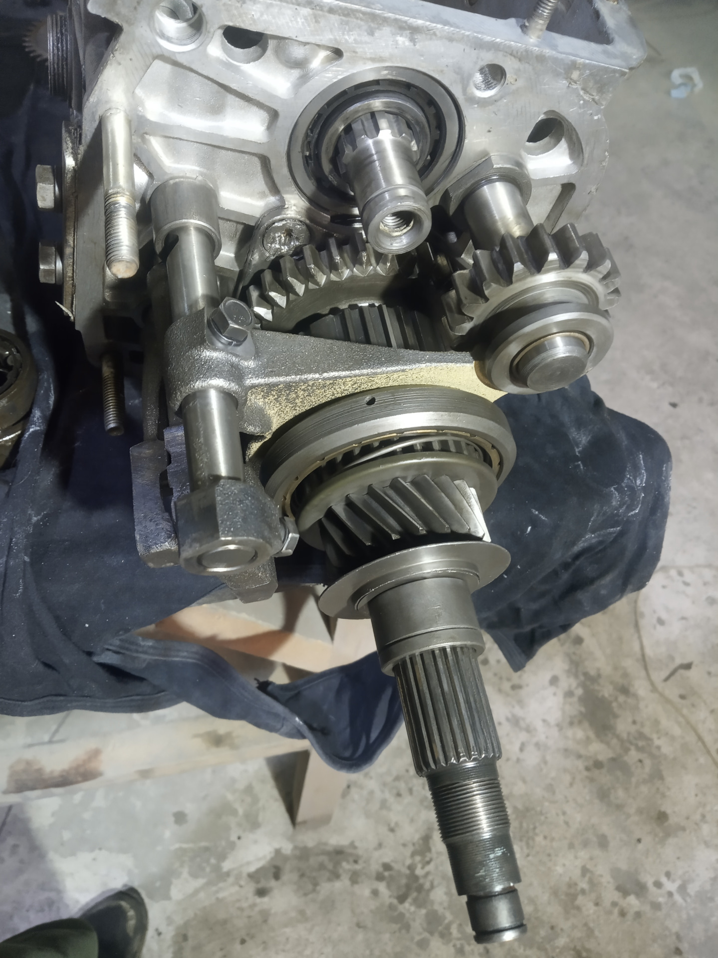 Замена рк. Замена рк. Замена подшипников рк уаз 469. Раздатка уаз на акпп тойота. Цепь привода раздатки даймос.