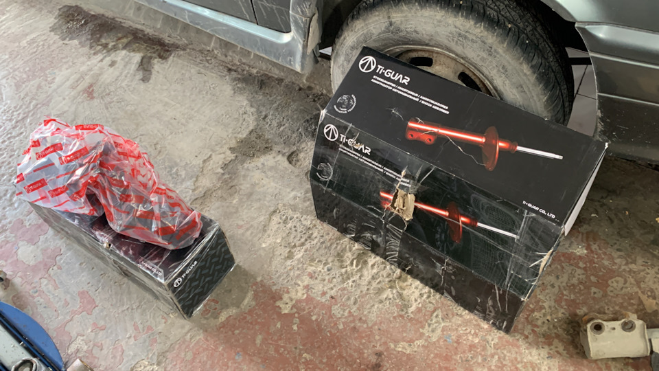 🛠️Передние стойки, сальник, пыльник привода — Toyota Corolla (120), 1,6 ...