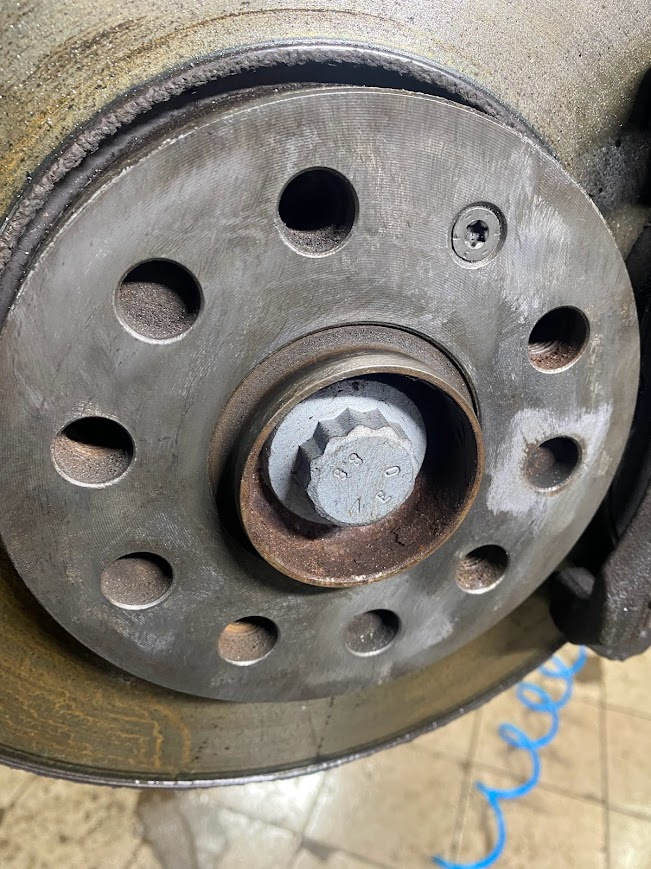 Wv поло седан. Тормозные диски на фольксваген тигуан. Замена дисков фольксваген. Дисковые тормоза ту 214. 6 акл купить в кишиневе.