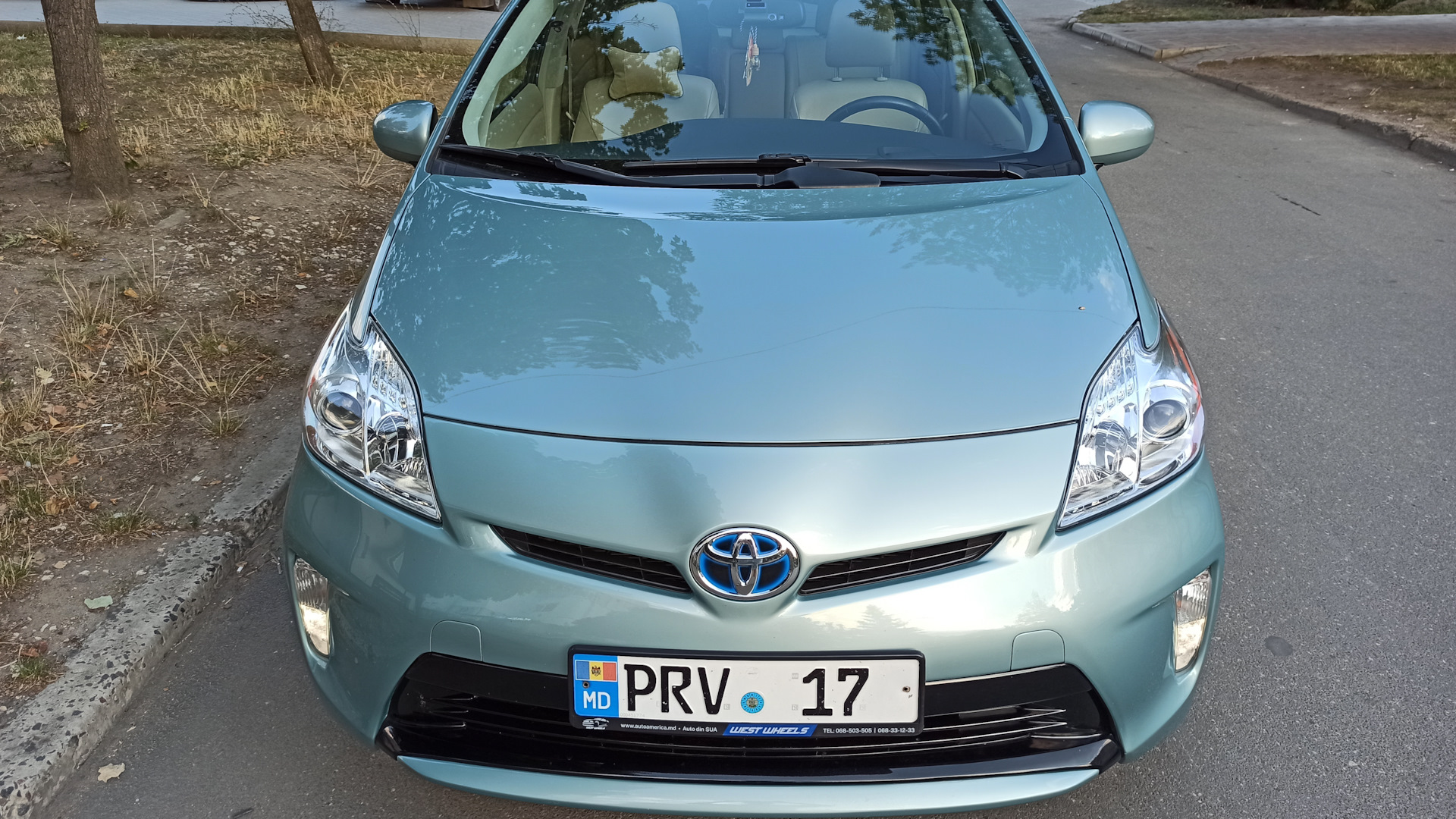 Toyota Prius (30) 1.8 гибридный 2014 | Есть только Toyota и всё на DRIVE2