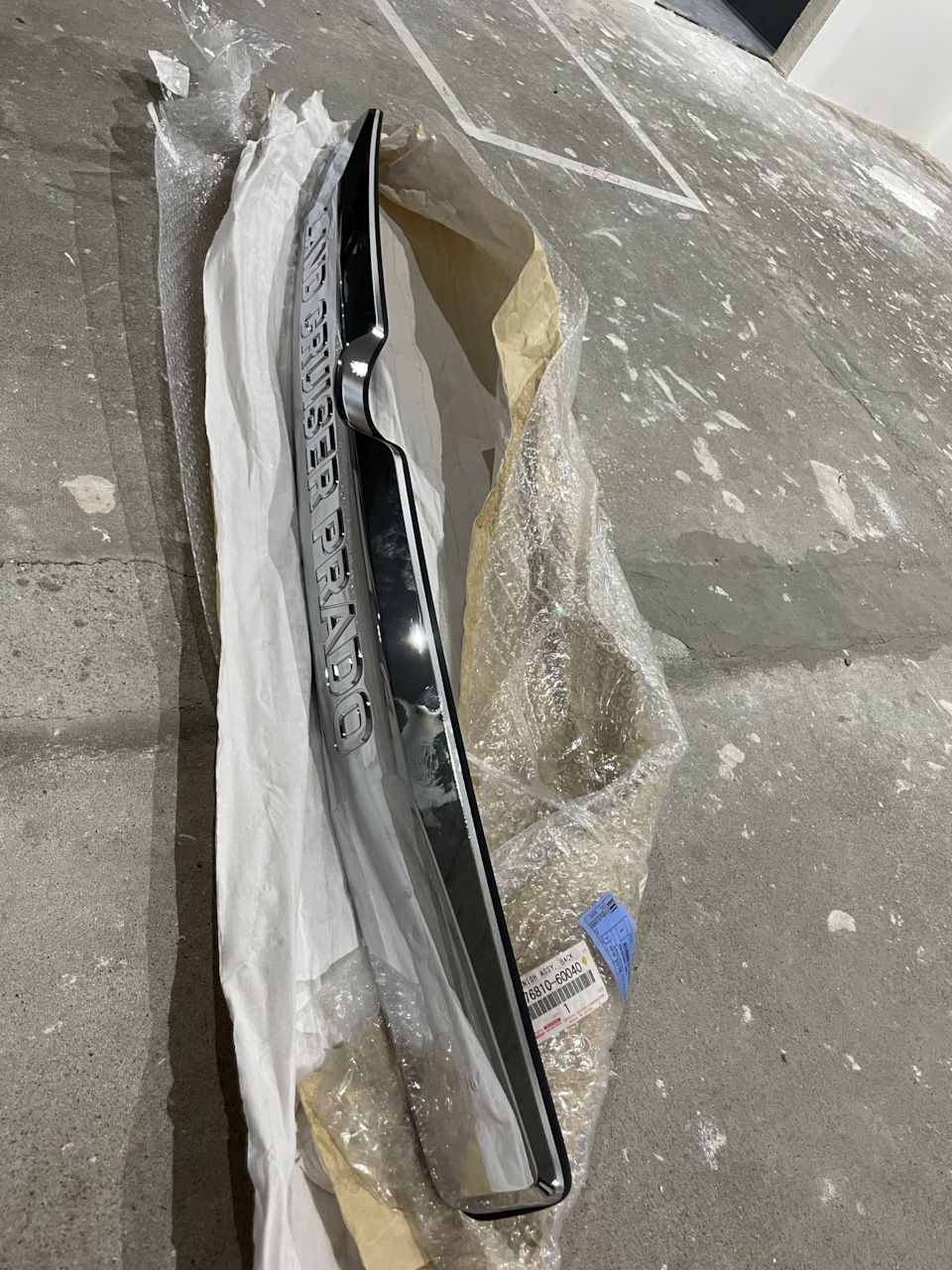 молдинг стекла прадо 150