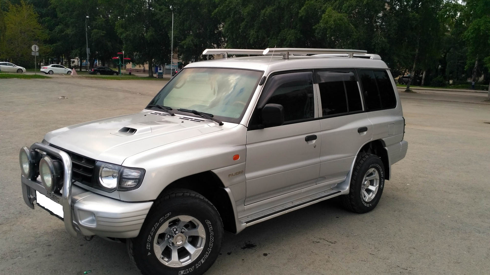 Технические характеристики и оснащение автомобиля