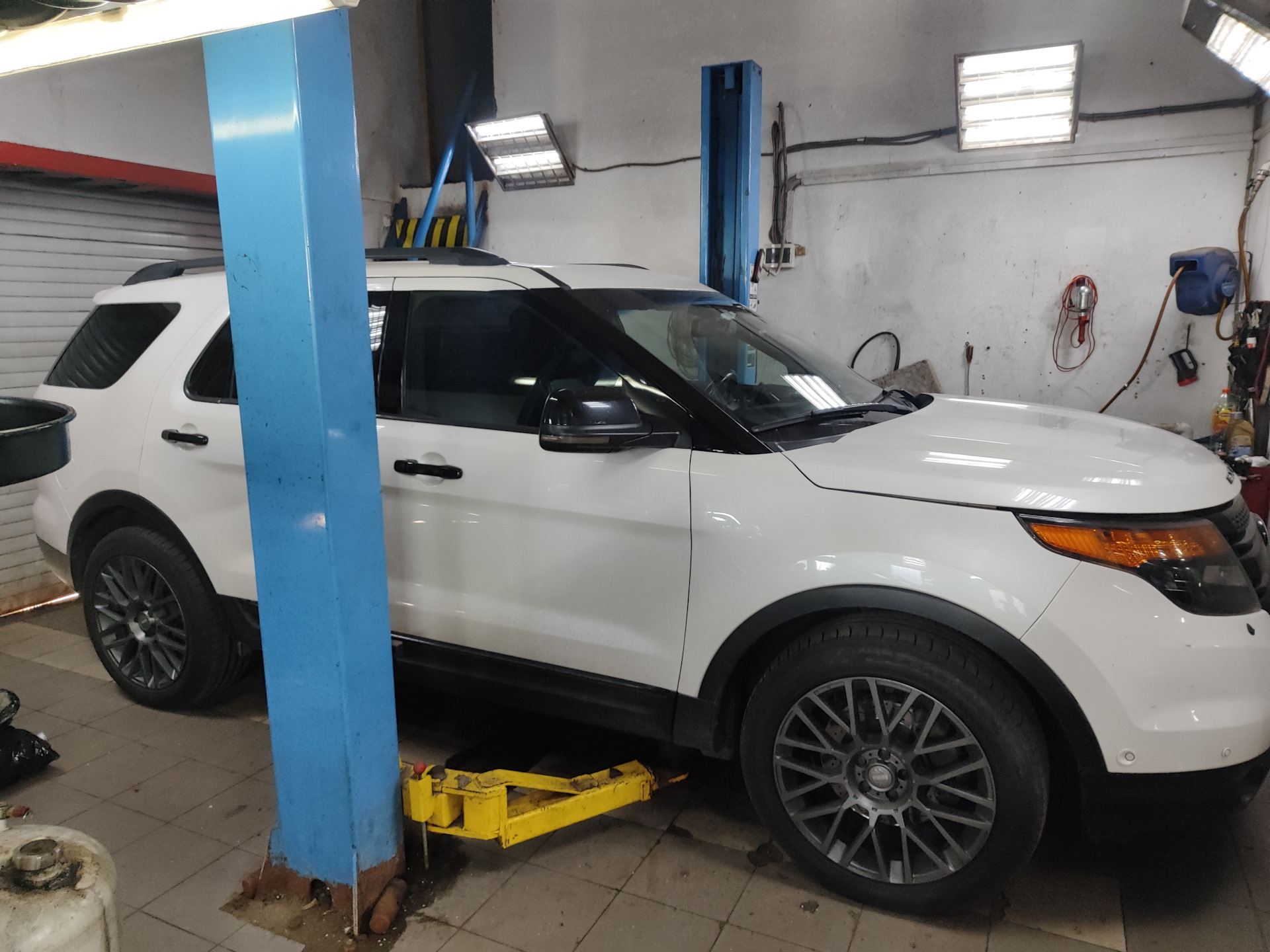 Борьба с вибрациями — Ford Explorer (5G), 3,5 л, 2012 года | визит на ...