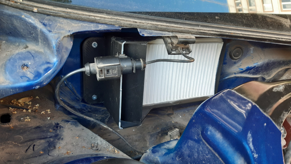 2. Установка внешнего салонного фильтра. — Volkswagen Polo Sedan, 1,6 л ...