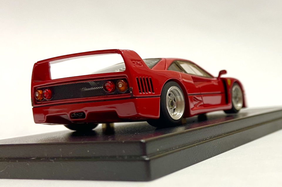 MR Collection (1/43) フェラーリ F40 Prototype s-l400.jpg