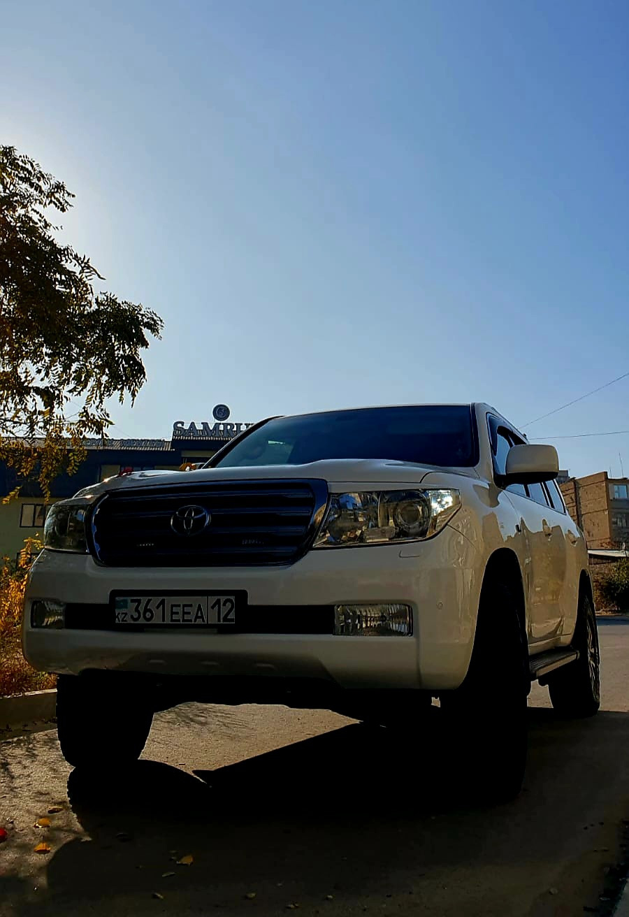 Фото в бортжурнале Toyota Land Cruiser 200