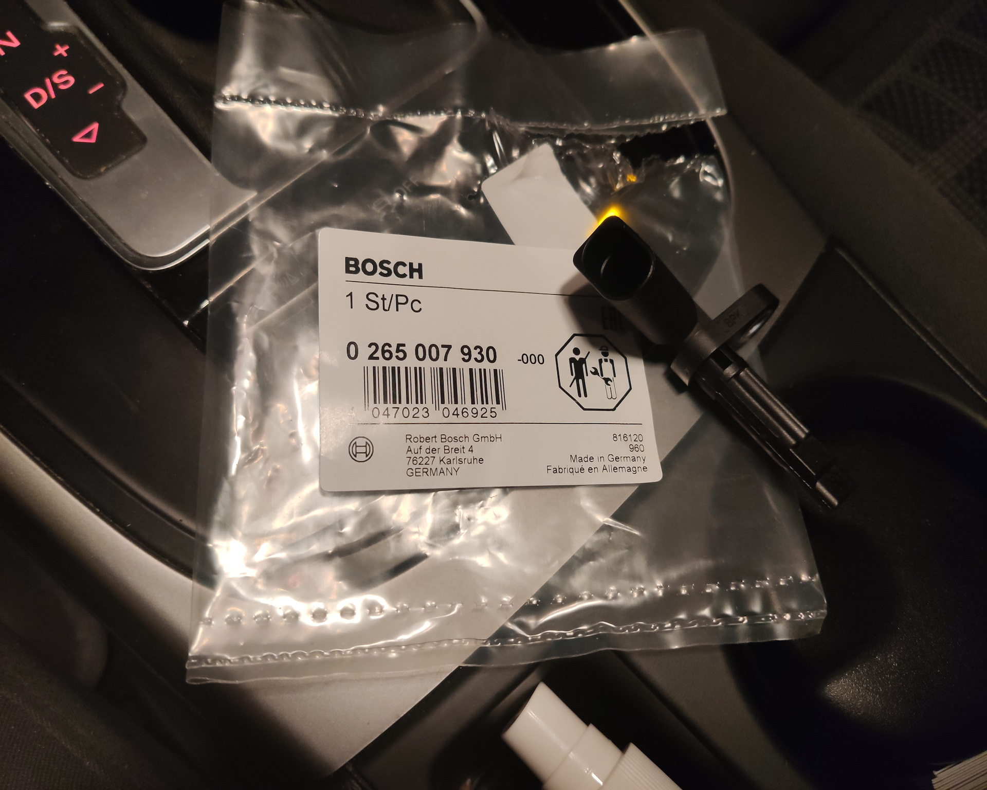 Датчик частоты. 0 265 007 930 Bosch.