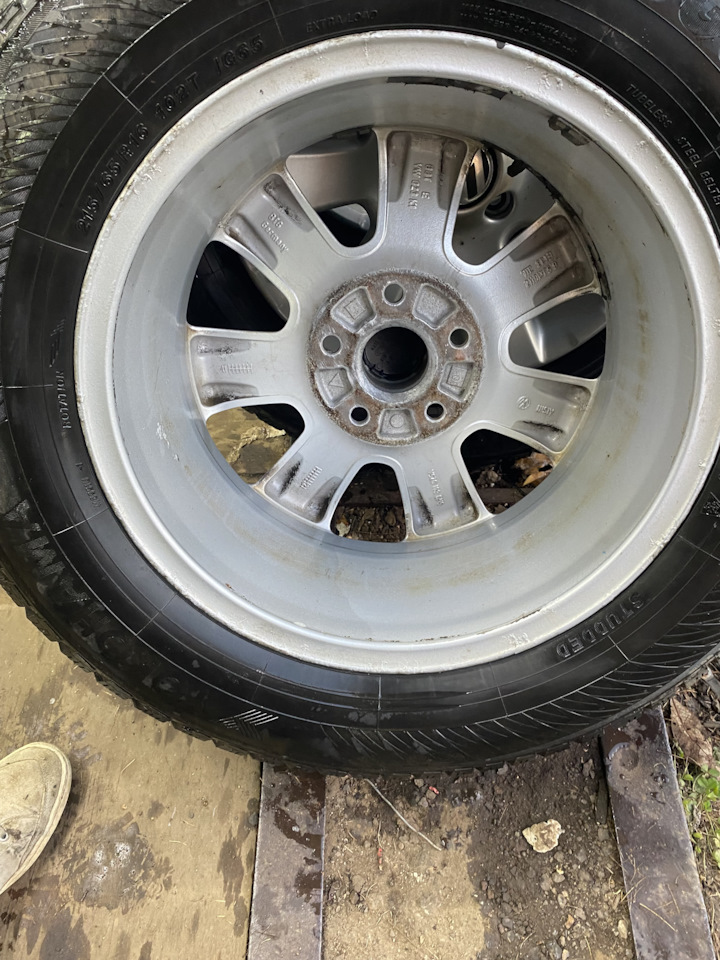 Шины зимние шипованные Yokohama 215/65 R16, литые диски 6,5Jx16 ET33 на ...
