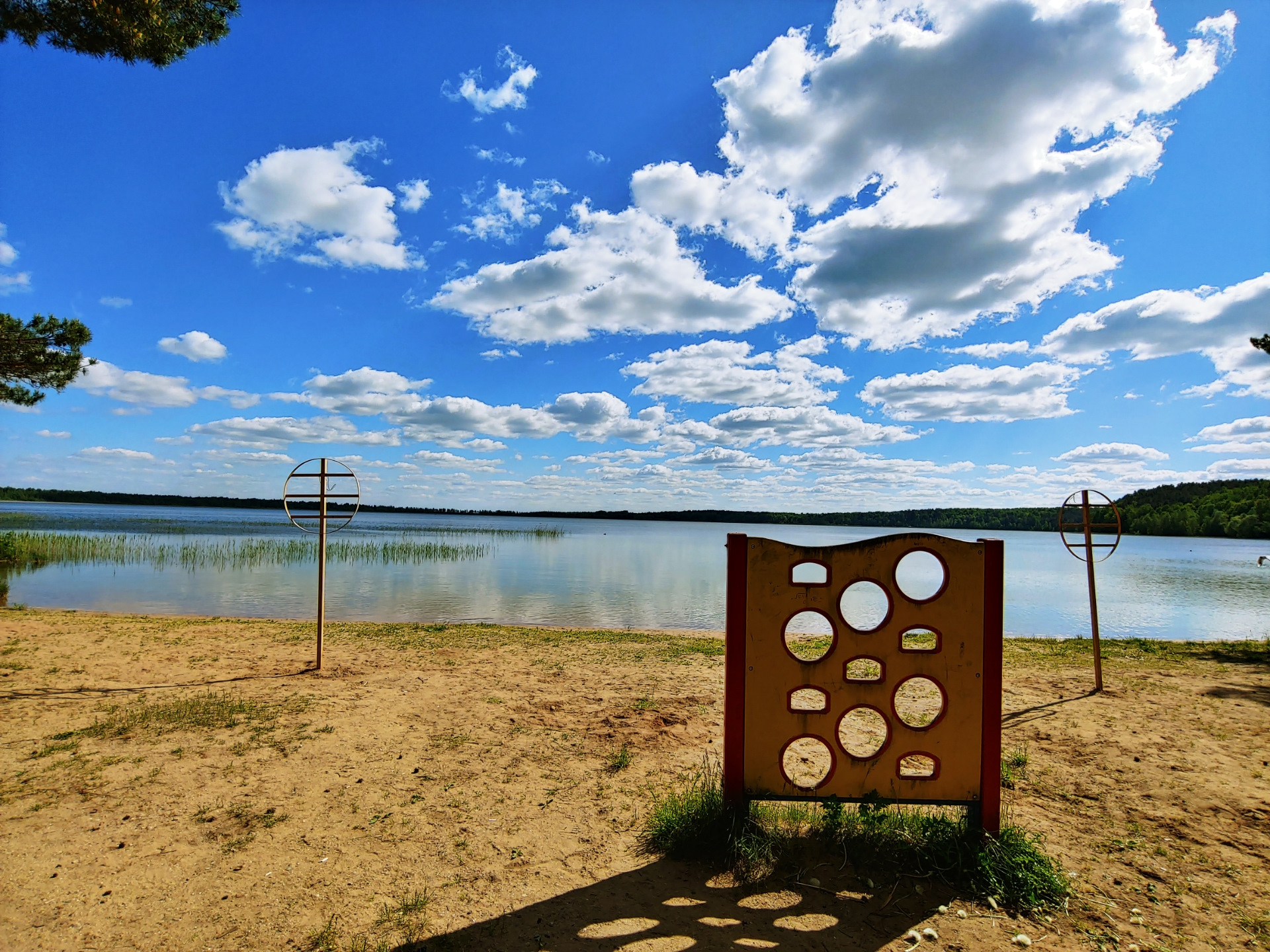 Lake drive. Гороховое озеро. Гороховое озеро село. Гороховое озеро село Адык. Фото детский санаторий гороховое озеро.