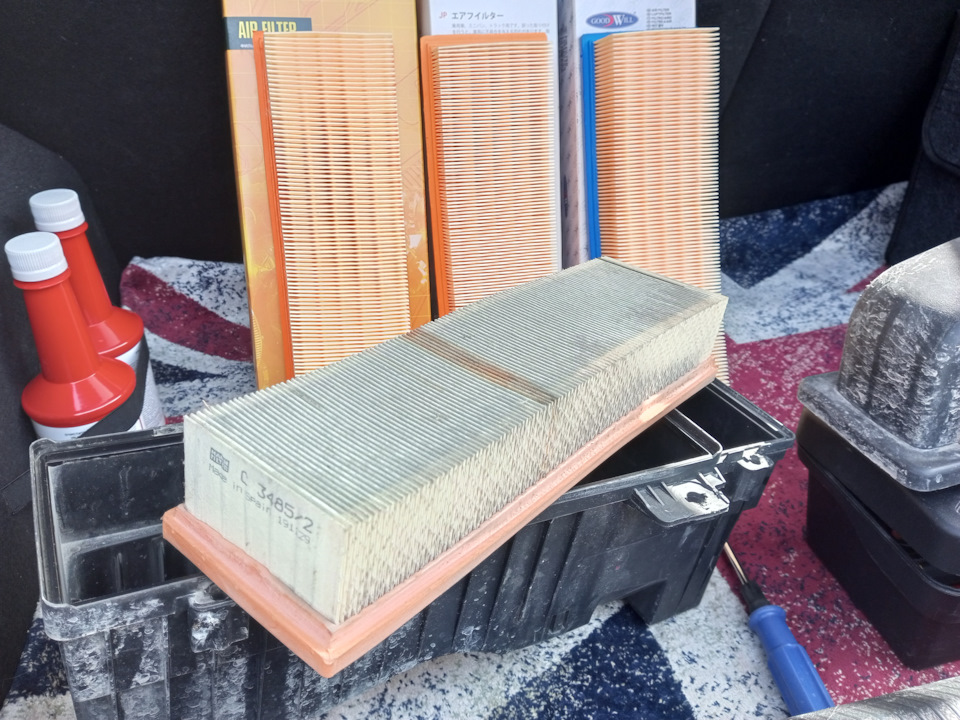 Это мой старый фильтр Mann, скажу так по качеству визуально он не далеко ушел от Just Drive и GoodWill, а если меняешь его часто как я, то зачем переплачивать за бренд раскрученный. — Peugeot 207. Запчасти на фото: C34852