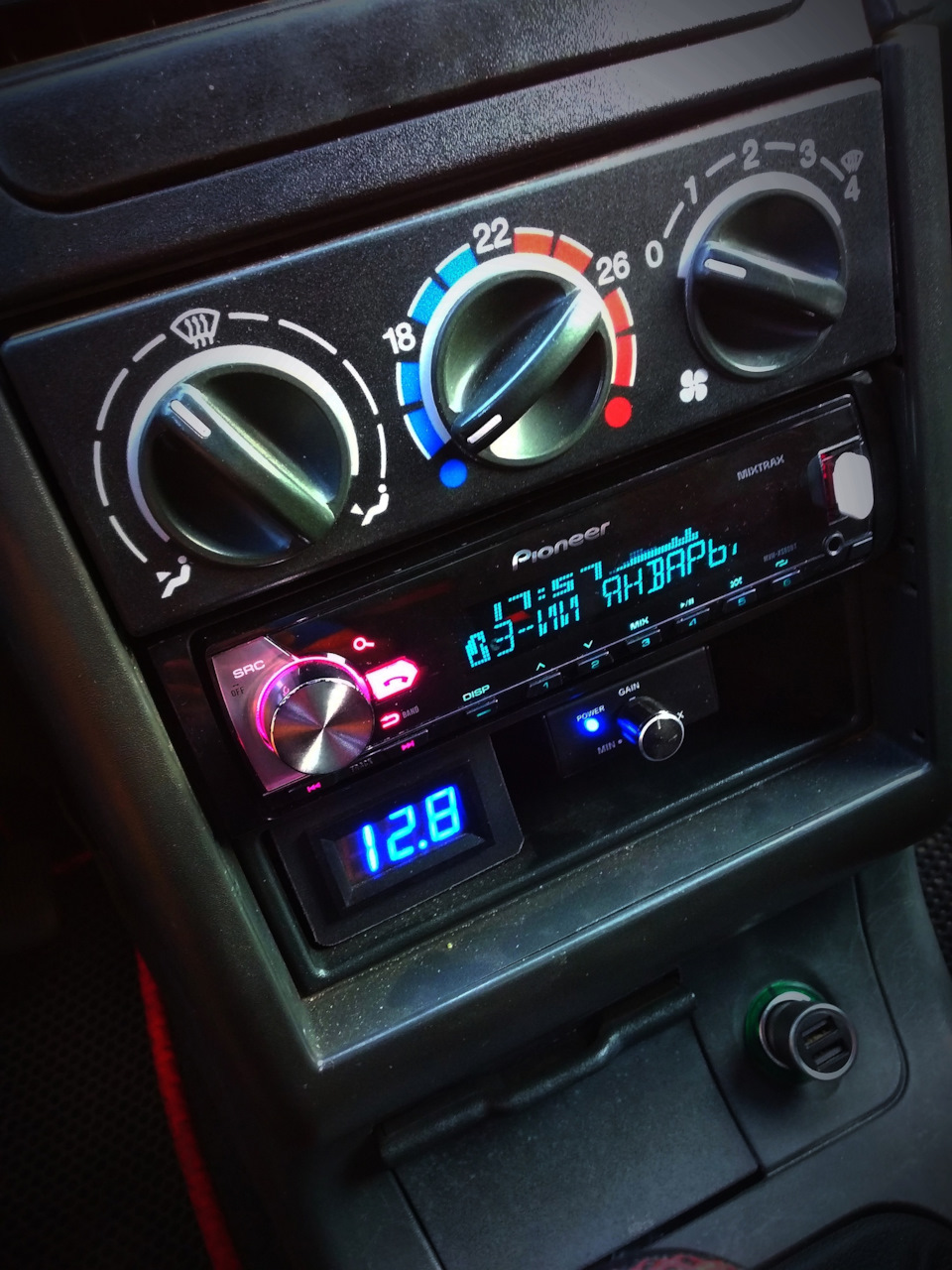 Процессорная магнитола Pioneer MVH-X580BT — Lada 21101, 1,6 л, 2006 ...