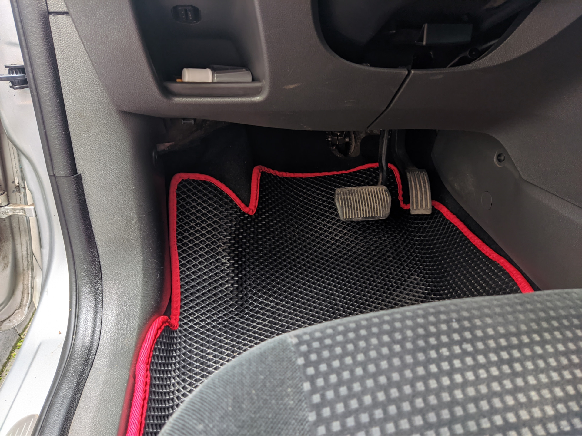 Эва коврики в ФОРД ФОКУС 2 — Ford Focus Sedan II, 1,6 л, 2007 года ...