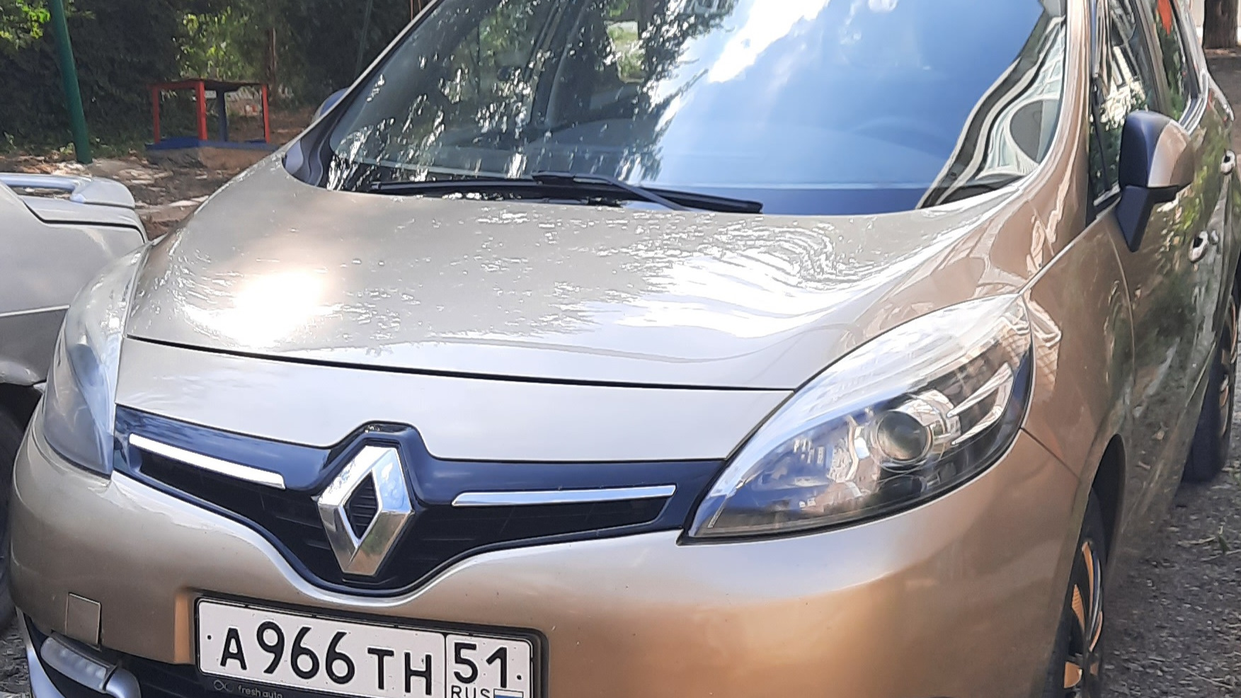 Renault Grand Scenic III 1.5 дизельный 2014 | Золотой на DRIVE2