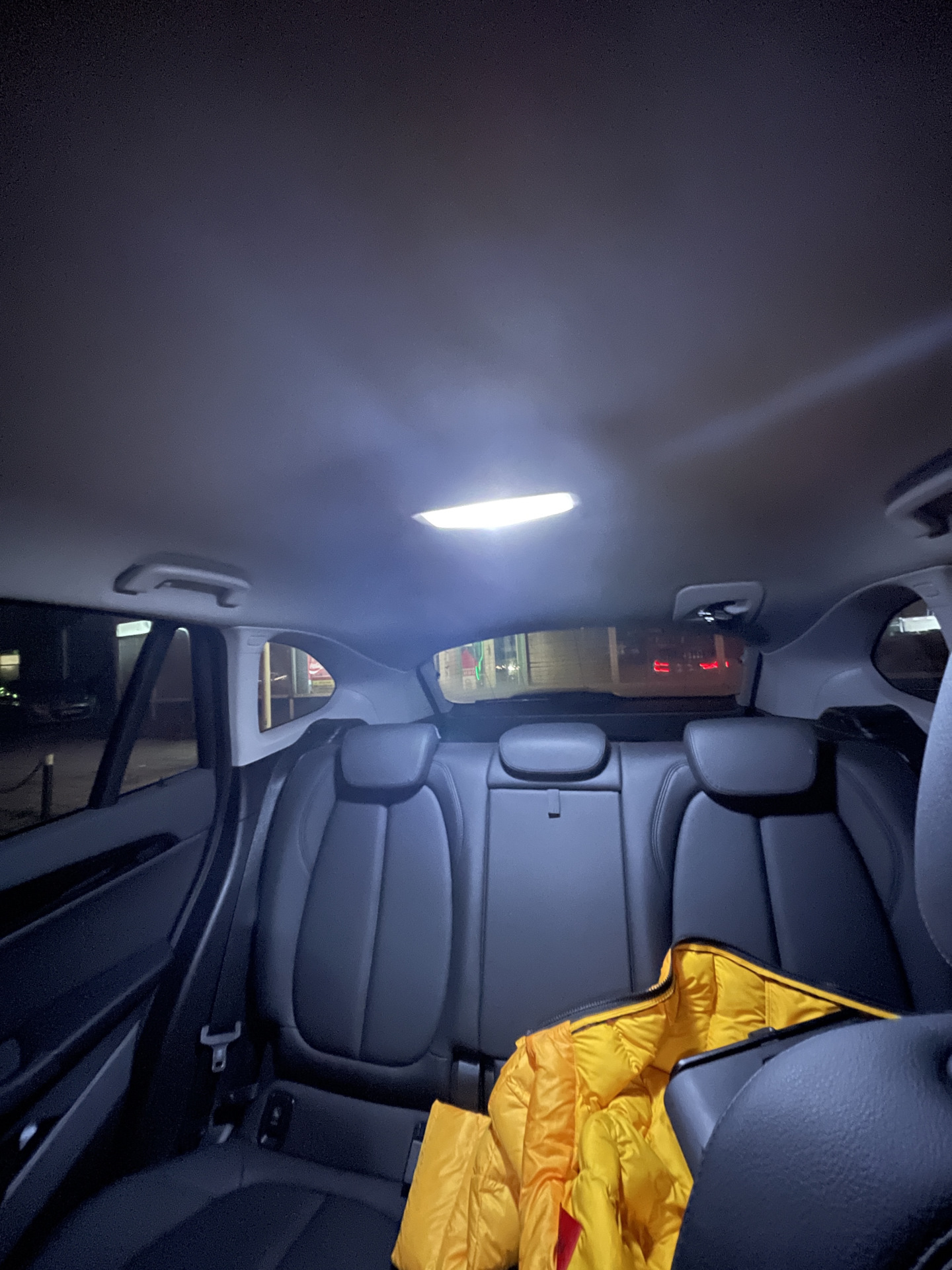 Замена лампочек на LED — BMW X1 (F48), 2 л, 2020 года | своими руками ...