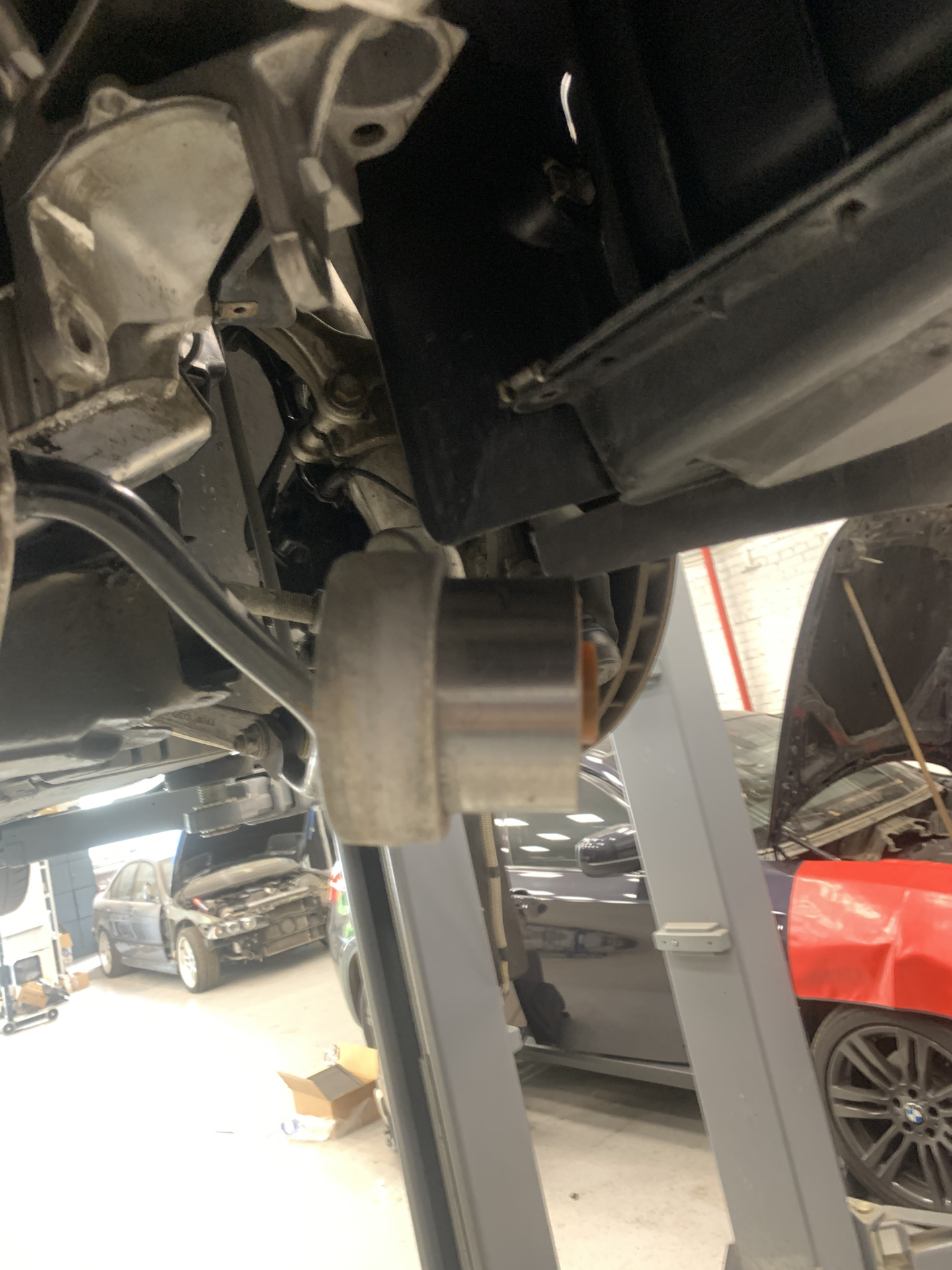 Замена с/б передних рычагов — BMW 6 series (E63), 4,4 л, 2004 года ...
