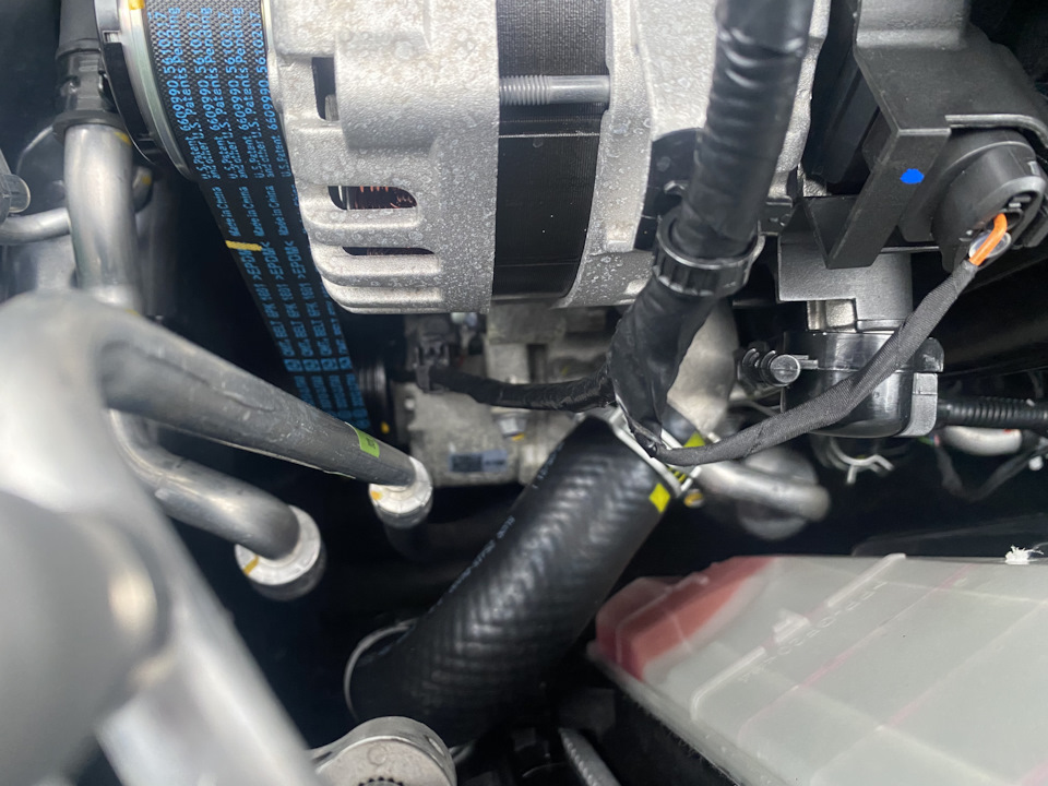 Фото в бортжурнале Hyundai Creta (1G). Запчасти на фото: 11813427