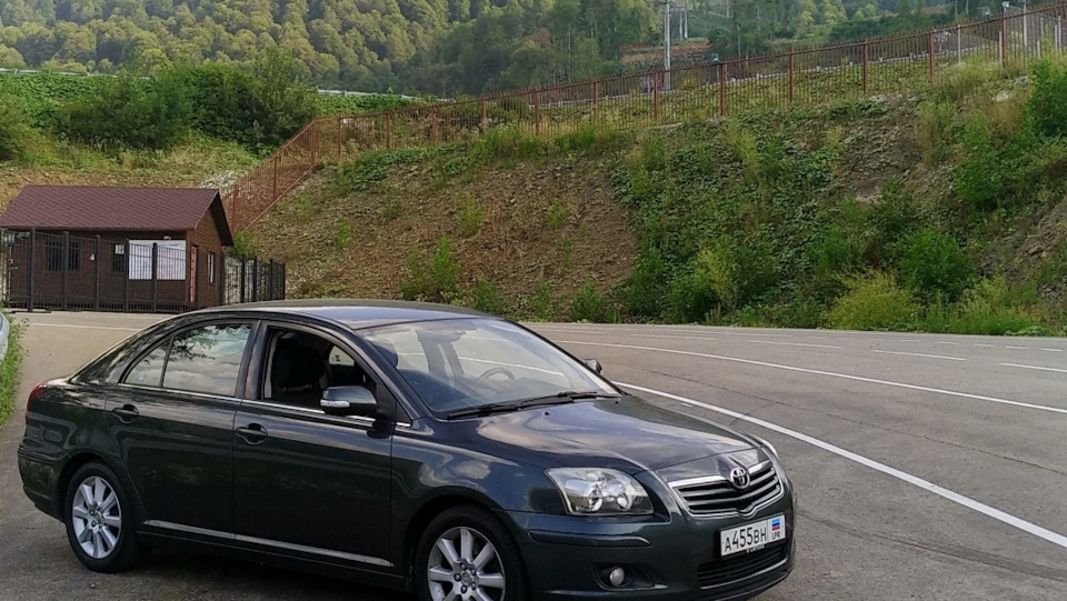 Пробой прокладки головки блока. — Toyota Avensis II, 2 л, 2006 года ...