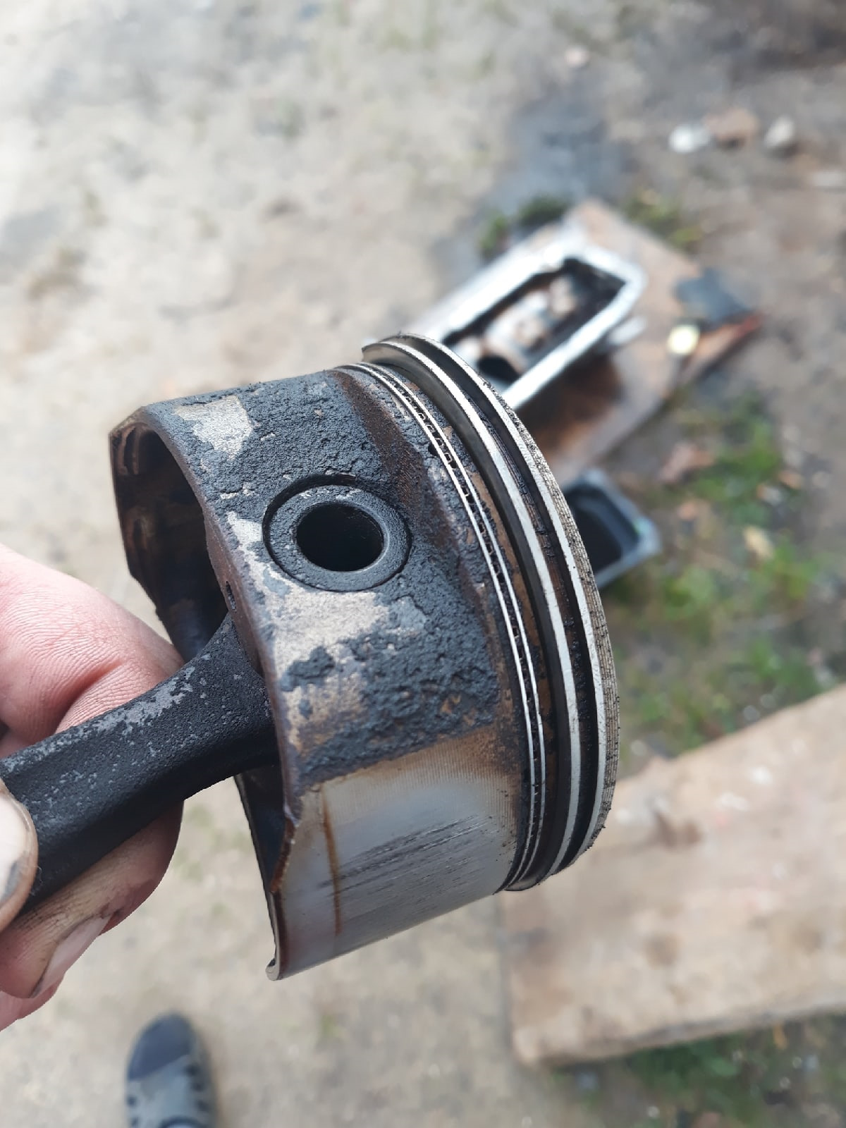 Прогорел выпускной клапан — Opel Vectra B, 1,8 л, 1999 года | поломка ...