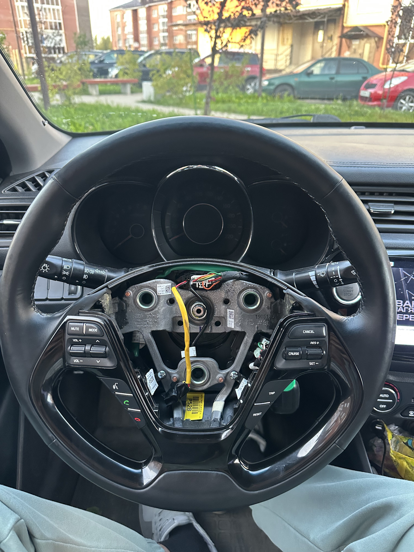 Новый руль от Cerato 3 с обогревом — KIA Rio (3G), 1,4 л, 2014 года ...