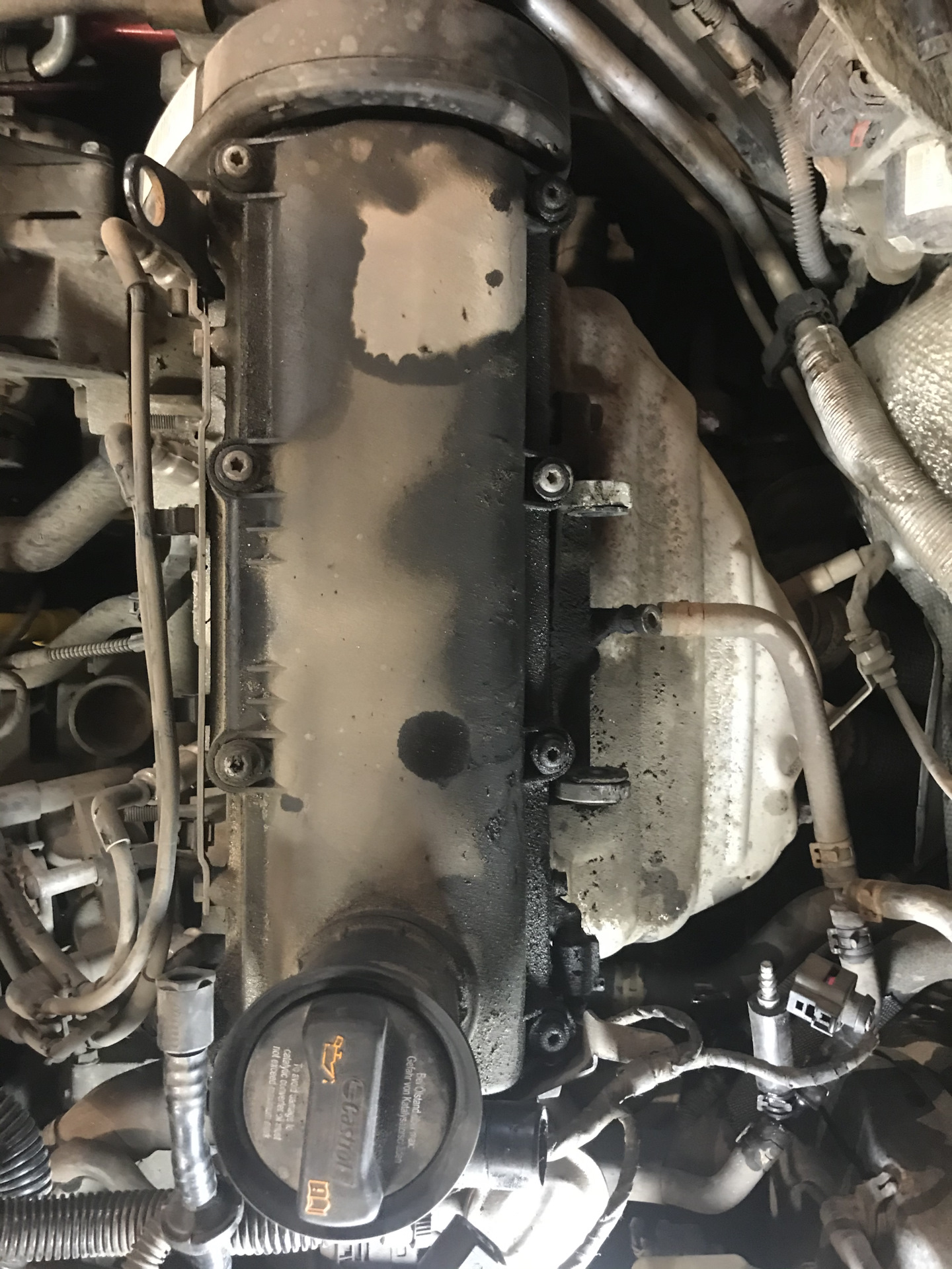 Течь масла из под клапанной крышки закончилась — Volkswagen Jetta V, 1 ...