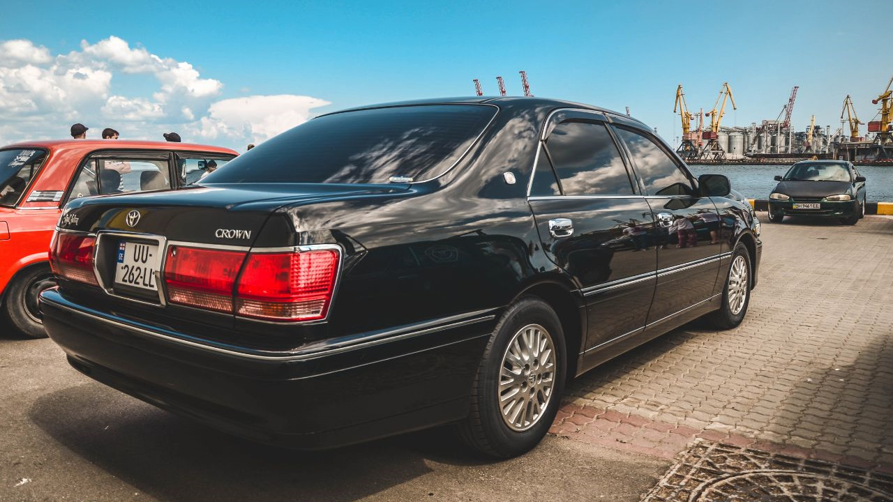 Toyota Crown s170 Royal Saloon