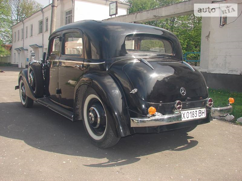 Мерседес Штирлица Mercedes Benz 230 W143 Купить