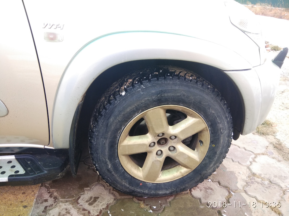 Зимняя резина — Toyota RAV4 (II), 2 л, 2004 года | шины | DRIVE2