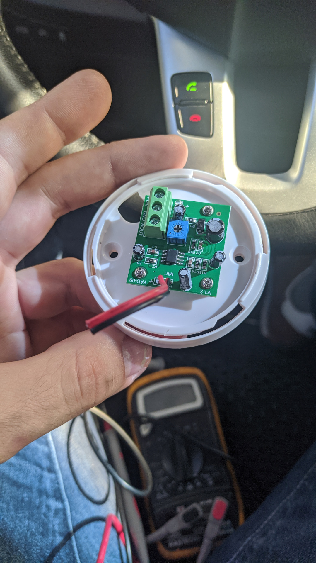 Микрофон телефона работает только на громкой связи. Верхний микрофон айфон 5s. Iphone 6s микрофон громкой связи. Микрофон renault arkana. Mazda cx 5 микрофон громкой связи.