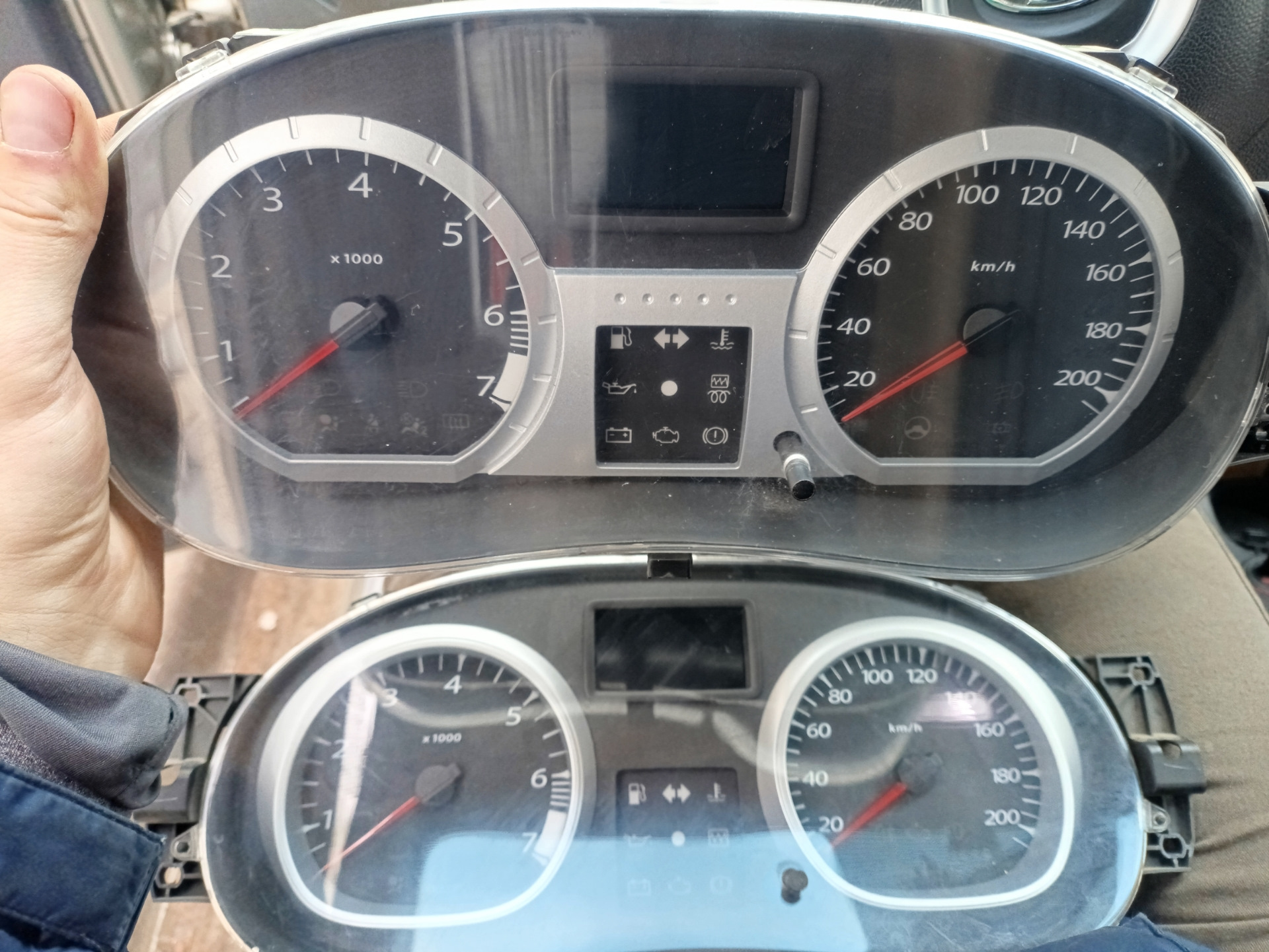 Панель приборного щитка от daster — Lada Ларгус, 1,6 л, 2013 года ...