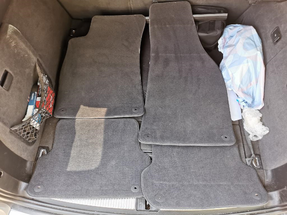 Оригинальные ворсовые коврики Audi — Audi A4 Avant (B6), 1,8 л, 2002 ...
