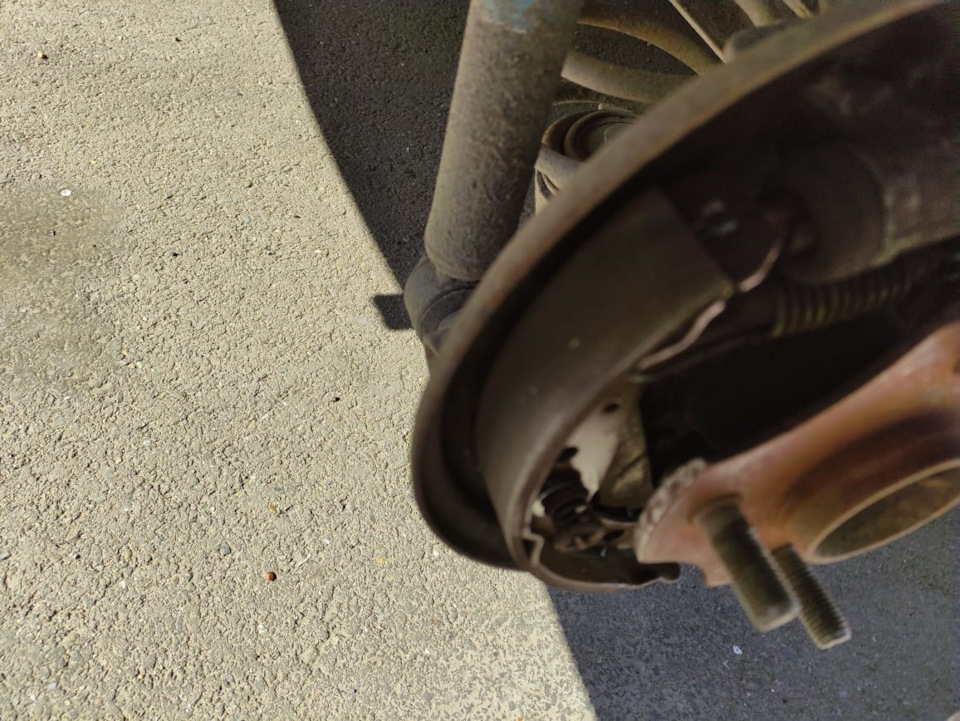 Скрежет при торможении сзади. Тойота Функарго. — Toyota Funcargo, 1,3 л ...