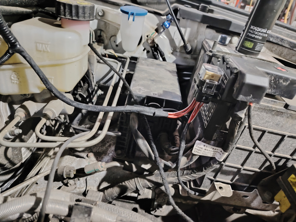 Преды на двухстороний скочи и хомутиком пока подтянул — Great Wall Poer