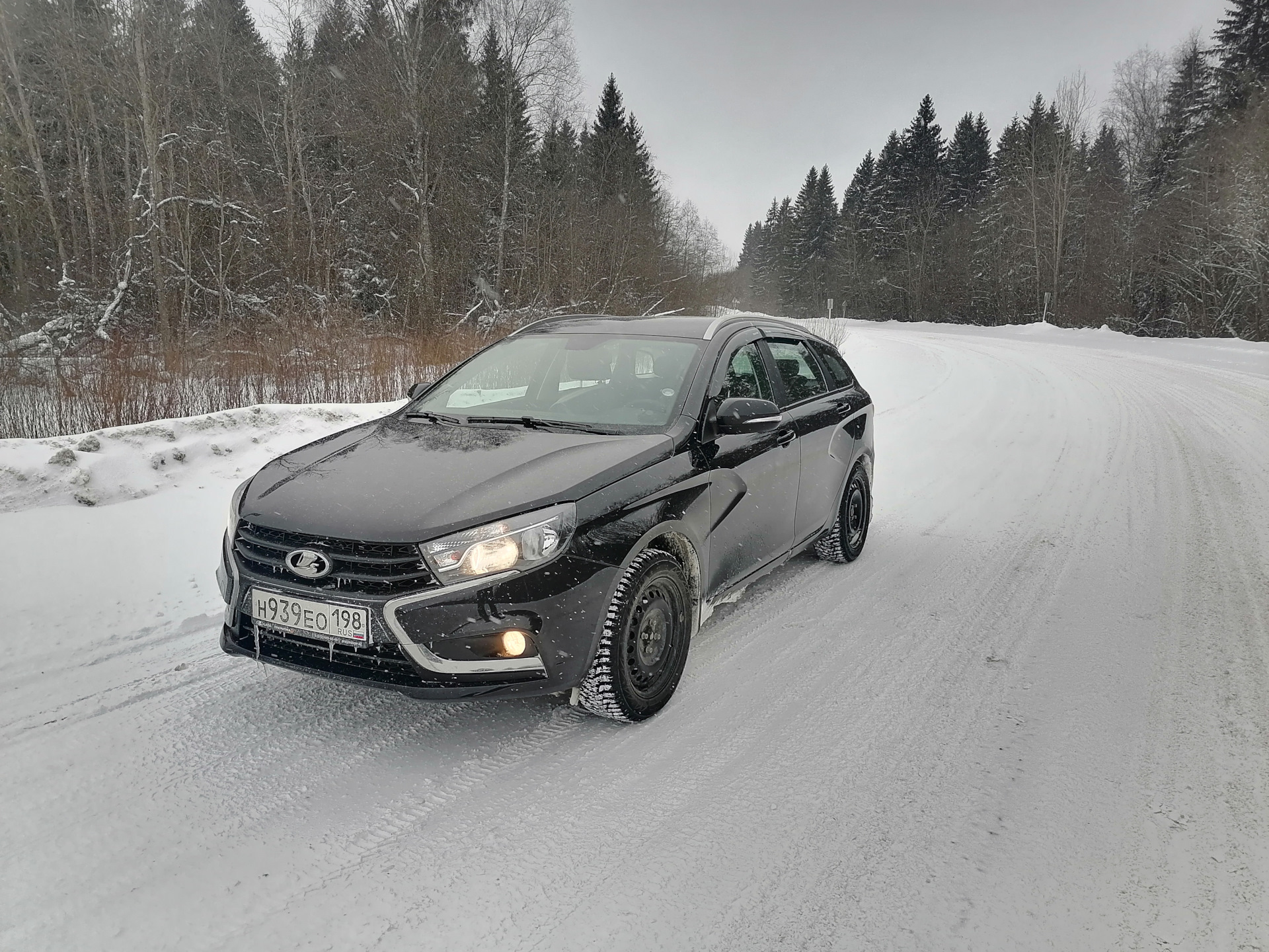 Год вместе или 20000 на Весте — Lada Vesta SW, 1,6 л, 2022 года | просто  так | DRIVE2