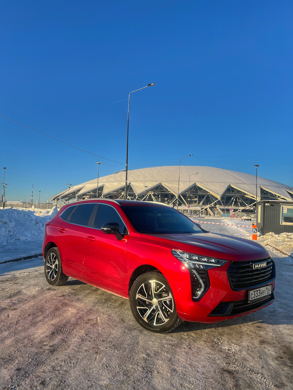 Зимняя фотосессия двух ярких HAVALов — Haval Jolion, 1,5 л, 2023 года ...