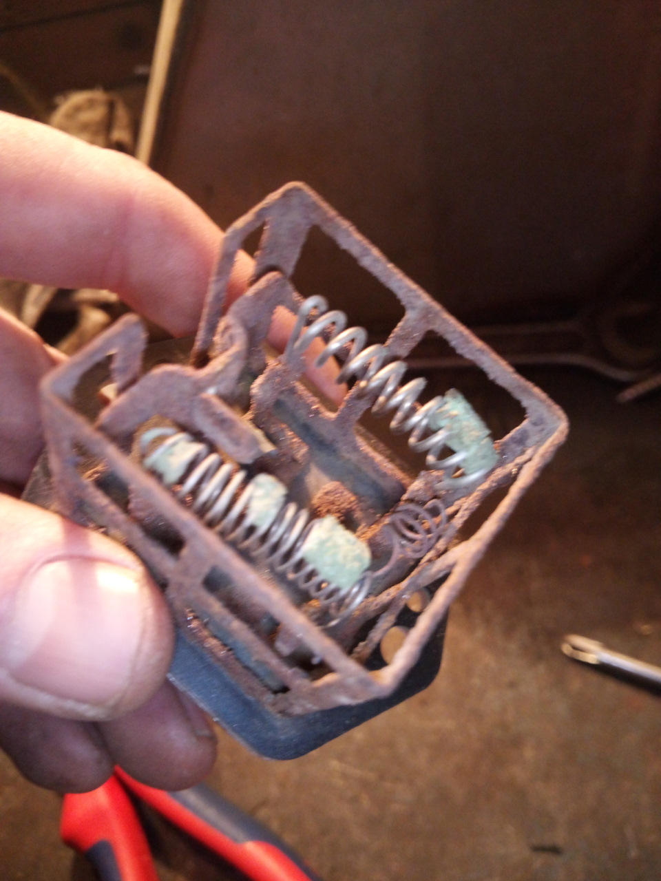 Реостат печки что это. zelqWPCy4MnBw12tp vTiYC5w8Y 960. Реостат печки что это фото. Реостат печки что это-zelqWPCy4MnBw12tp vTiYC5w8Y 960. картинка Реостат печки что это. картинка zelqWPCy4MnBw12tp vTiYC5w8Y 960. Когда покупал Алинку, у неё работала только четвёртая скорось отопителя, а на 4ой скорости очень сильно выхлаждается печка, и получается, что через минут 10 из печки дует еле еле тёплый воздух, и начинают запотевать стёкла ((((((. Реостат печки что это. zelqWPCy4MnBw12tp vTiYC5w8Y 960. Реостат печки что это фото. Реостат печки что это-zelqWPCy4MnBw12tp vTiYC5w8Y 960. картинка Реостат печки что это. картинка zelqWPCy4MnBw12tp vTiYC5w8Y 960. Когда покупал Алинку, у неё работала только четвёртая скорось отопителя, а на 4ой скорости очень сильно выхлаждается печка, и получается, что через минут 10 из печки дует еле еле тёплый воздух, и начинают запотевать стёкла ((((((.