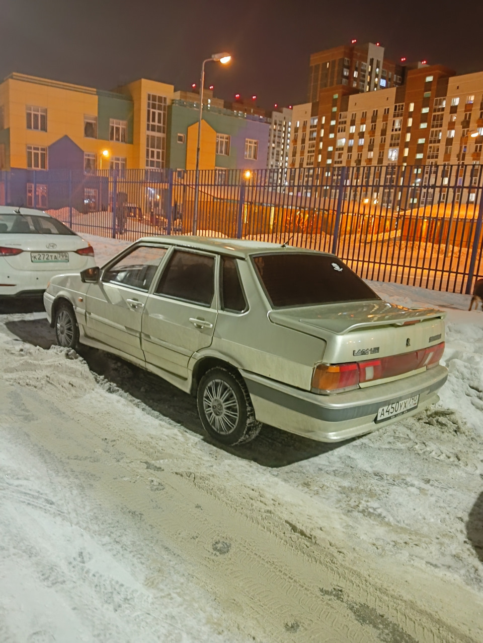 Новогодняя замена масла. Какое лучше на ВАЗ 8 кл. 5-30/40 или 10-40 ? —  Lada 2115, 1,5 л, 2005 года | плановое ТО | DRIVE2