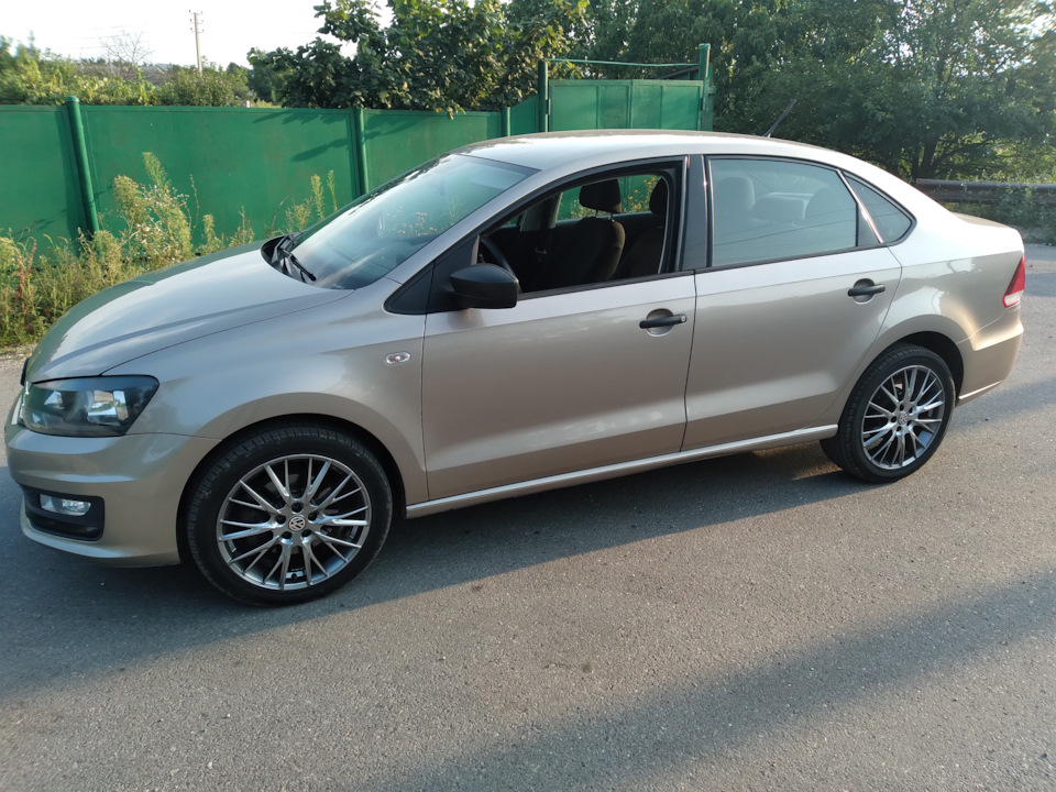 КиК Солт — Volkswagen Polo Sedan, 1,6 л, 2016 года | колёсные диски ...