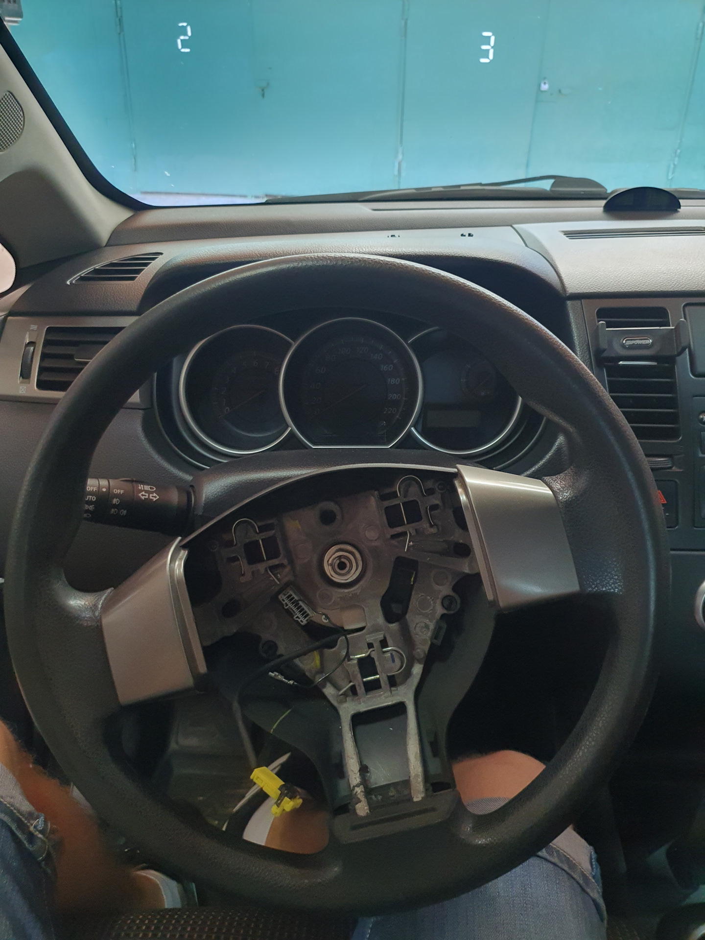 Обтяжка руля кожей — Nissan Tiida (1G), 1,6 л, 2012 года | аксессуары ...