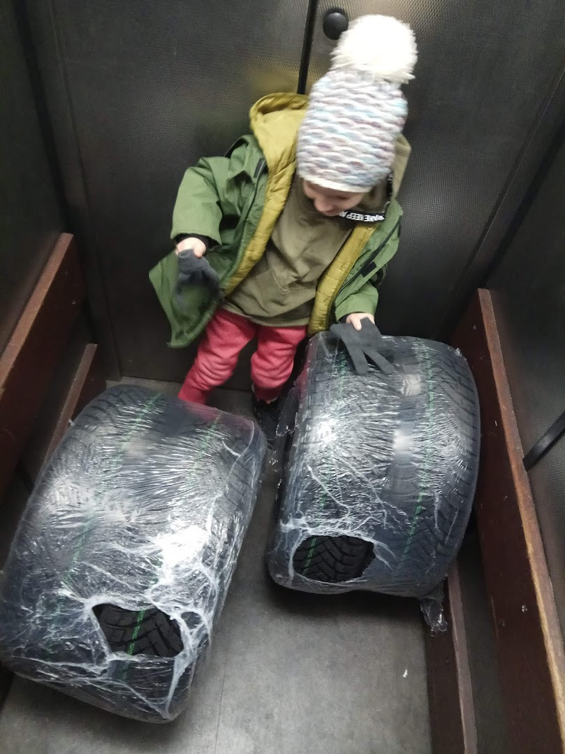 сколько стоит поменять резину? — Nissan Note (1G), 1,4 л, 2010 года ...